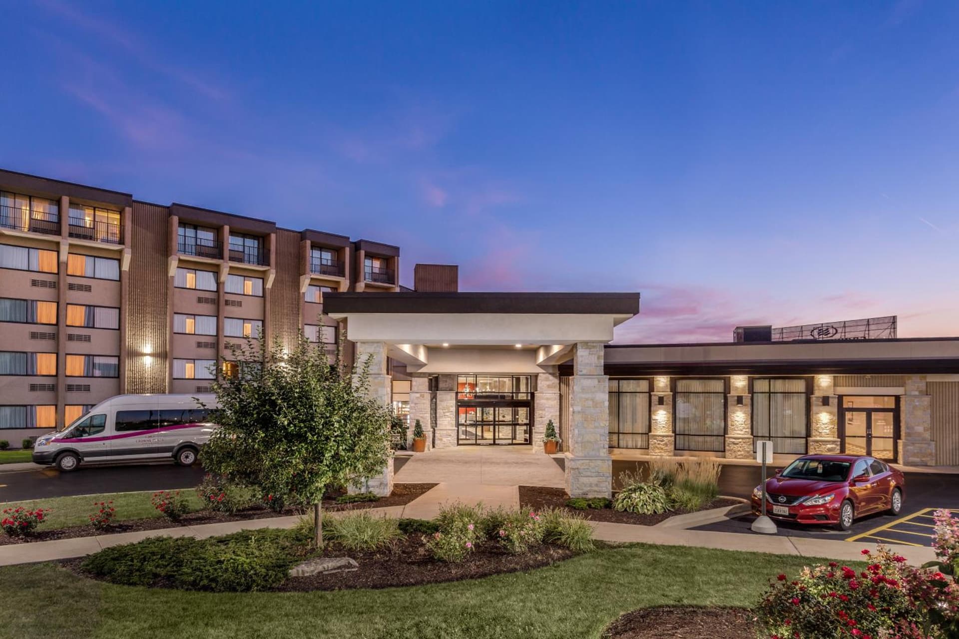 Crowne Plaza Milwaukee Airport by IHG