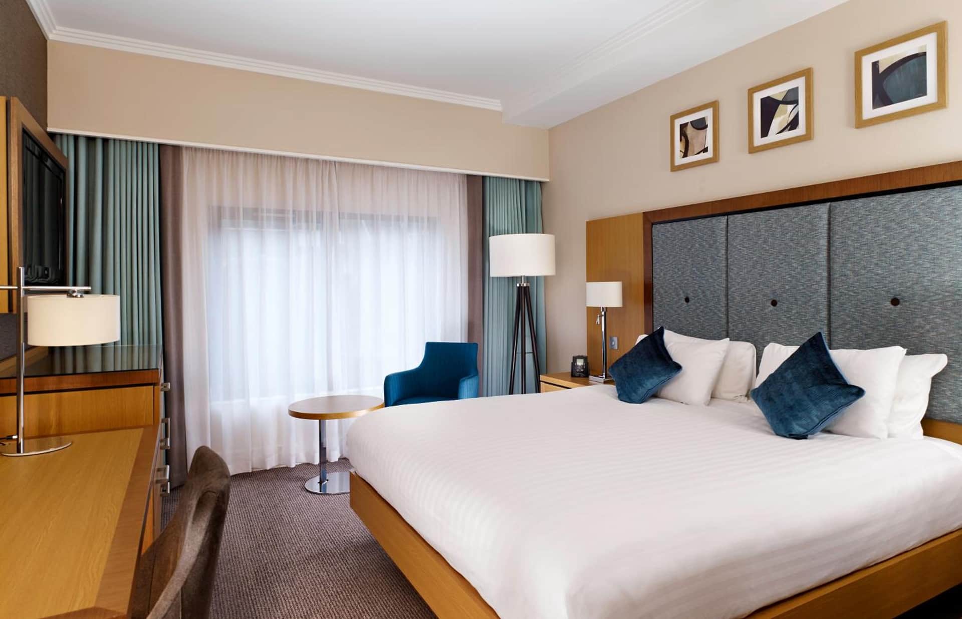 DoubleTree by Hilton Woking