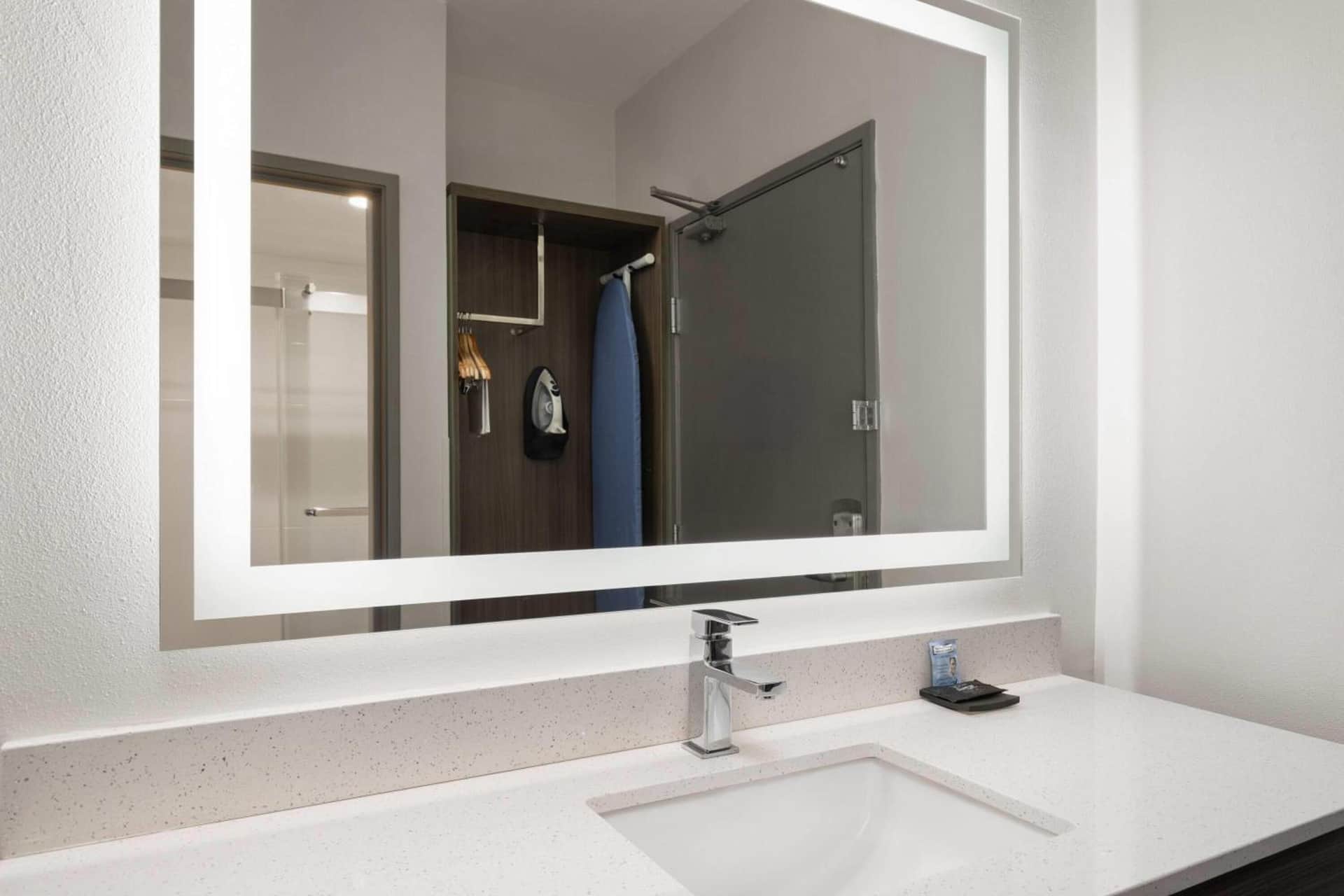 La Quinta Inn & Suites by Wyndham Atlanta Roswell