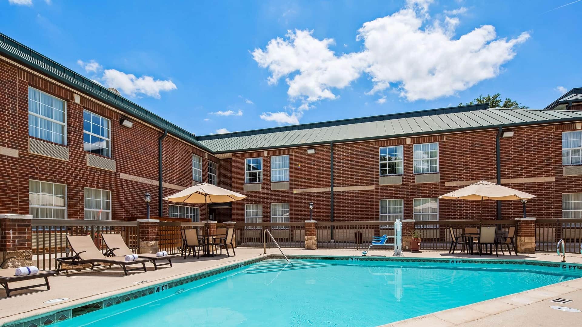 Landmark Hotel Dallas - Addison