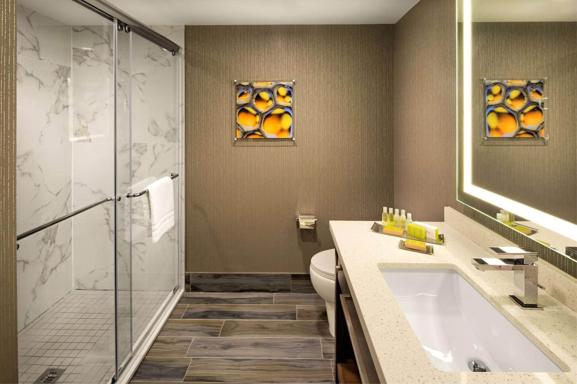 DoubleTree by Hilton Toronto Airport