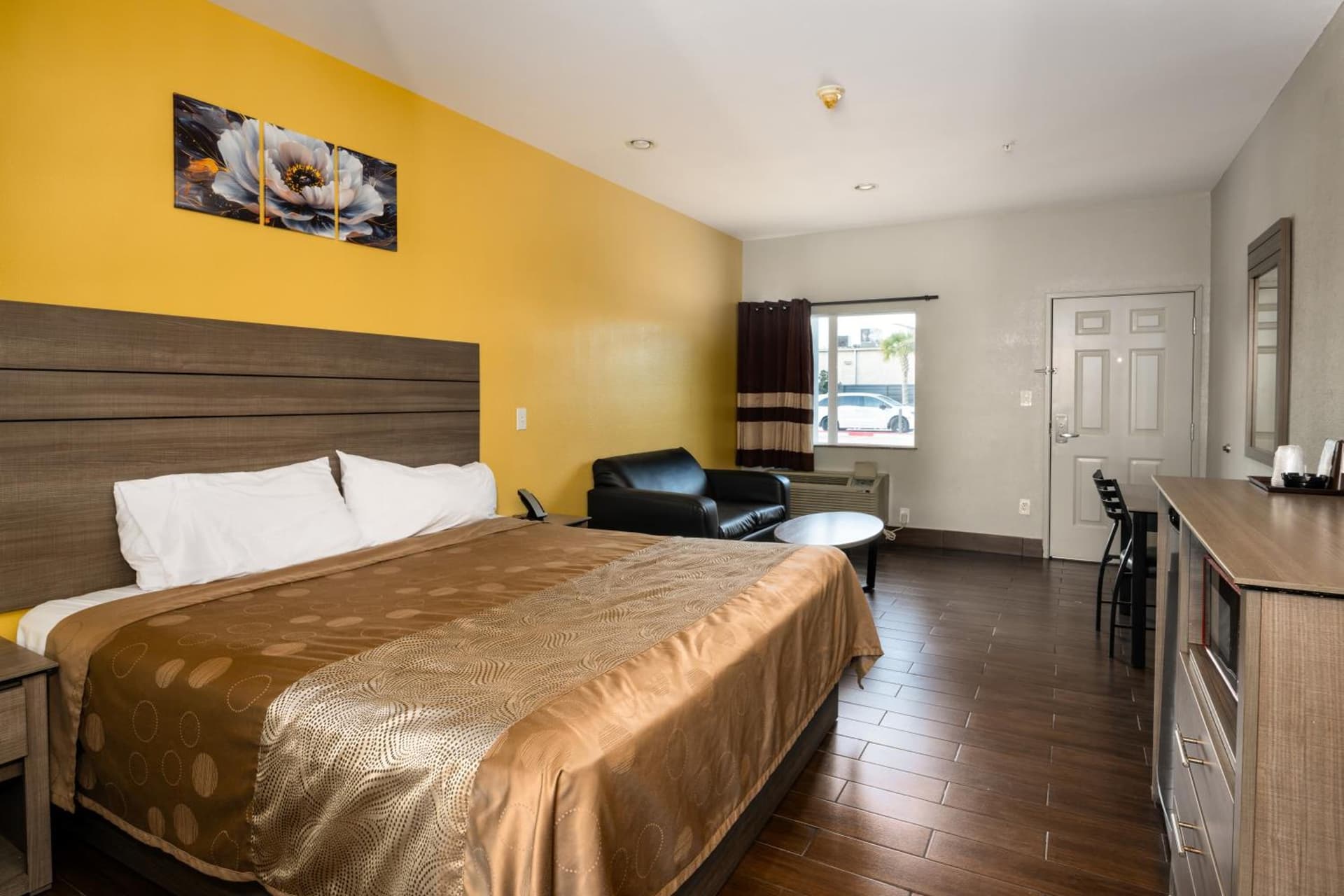 Moonlight Suites - Houston/George Bush Int'l Airport