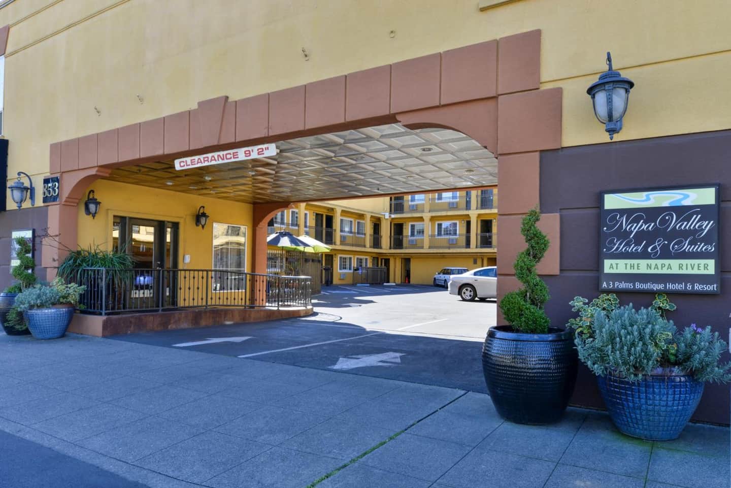 Napa Valley Hotel and Suites