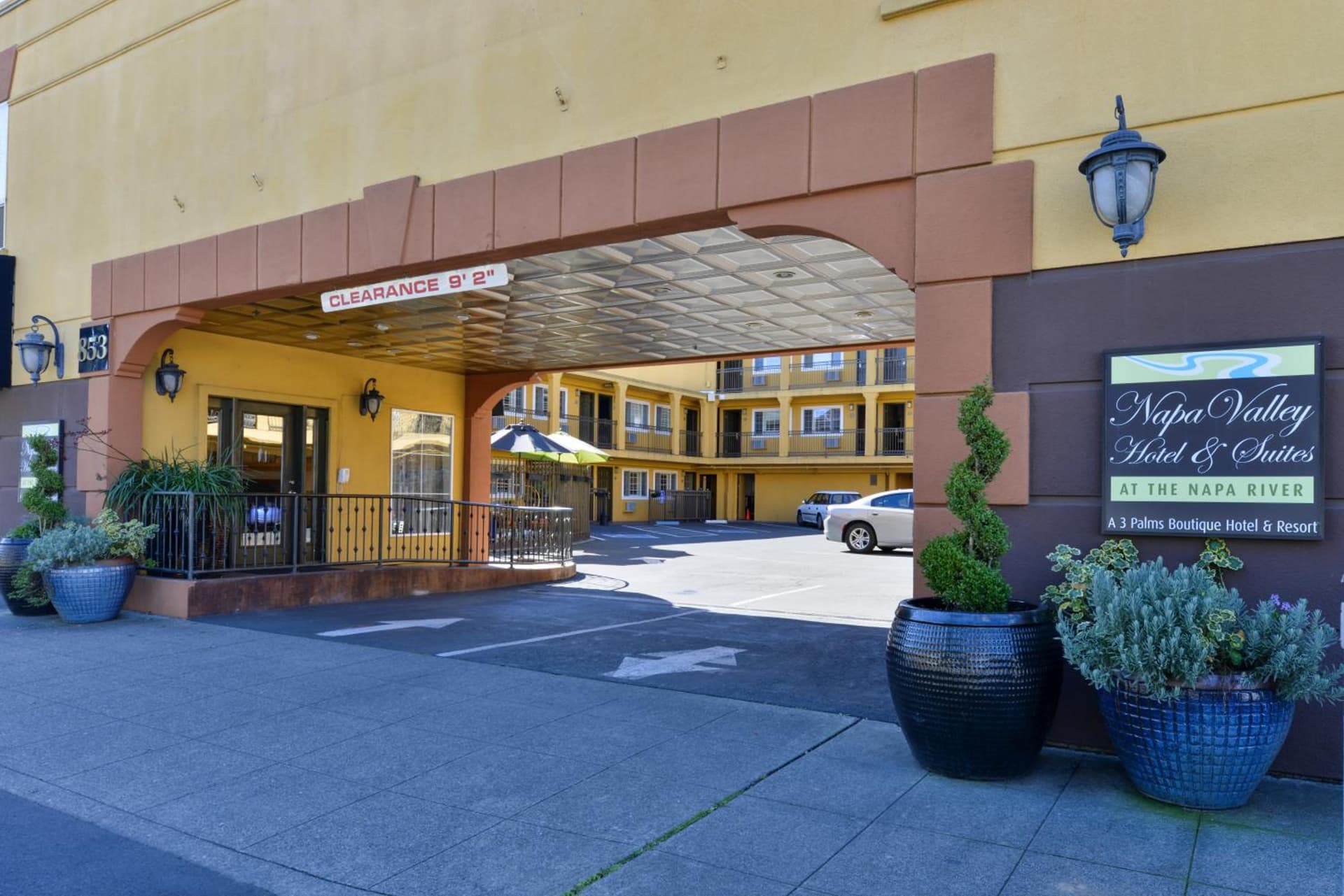 Napa Valley Hotel and Suites