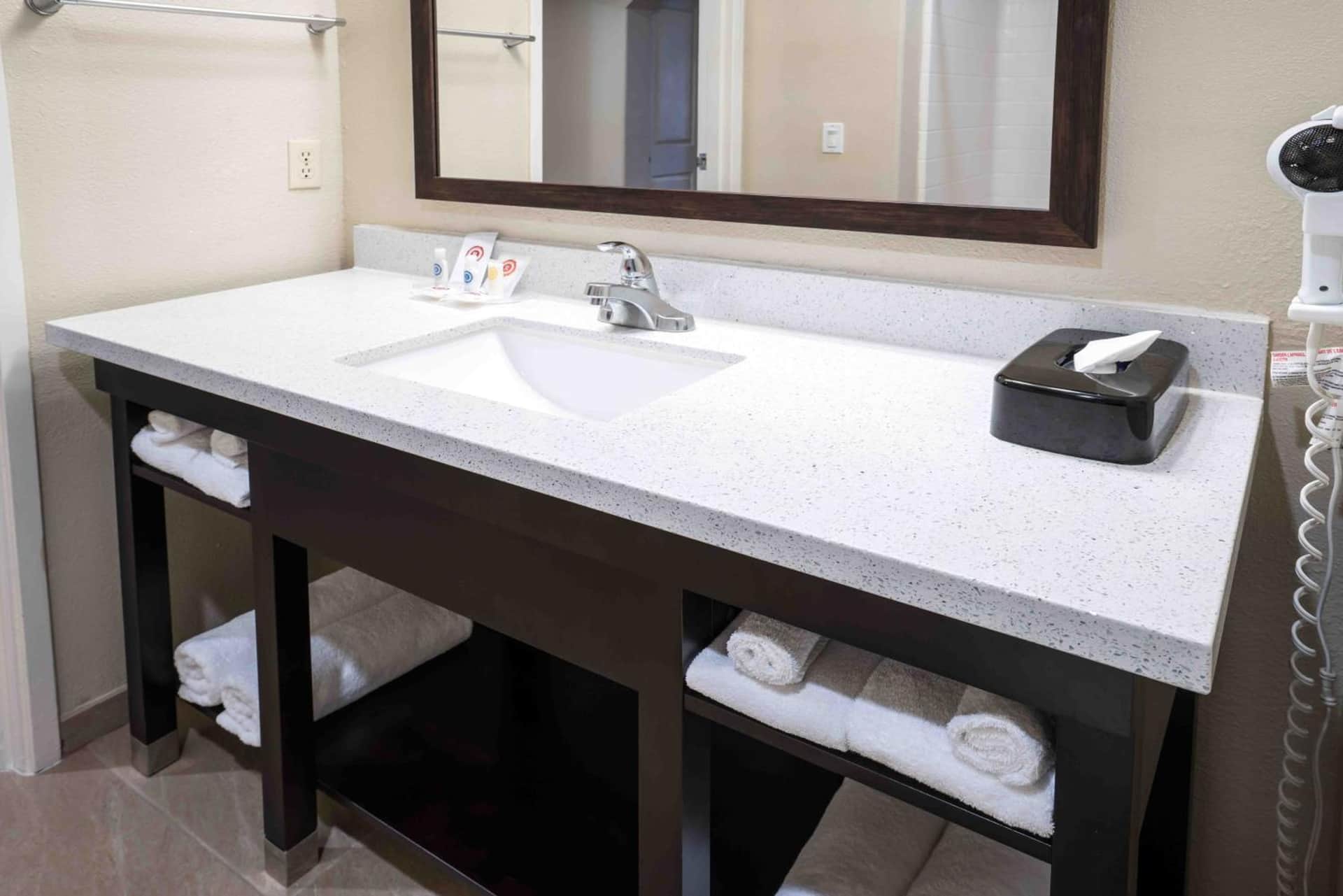 Comfort Suites Fresno River Park
