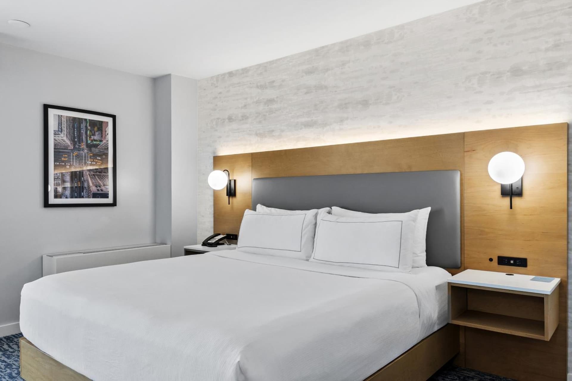 DoubleTree by Hilton New York JFK Airport