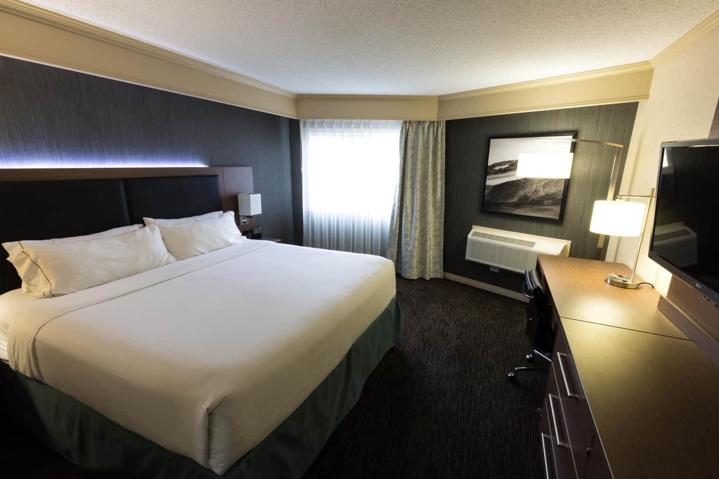 Holiday Inn Express Edmonton Downtown by IHG