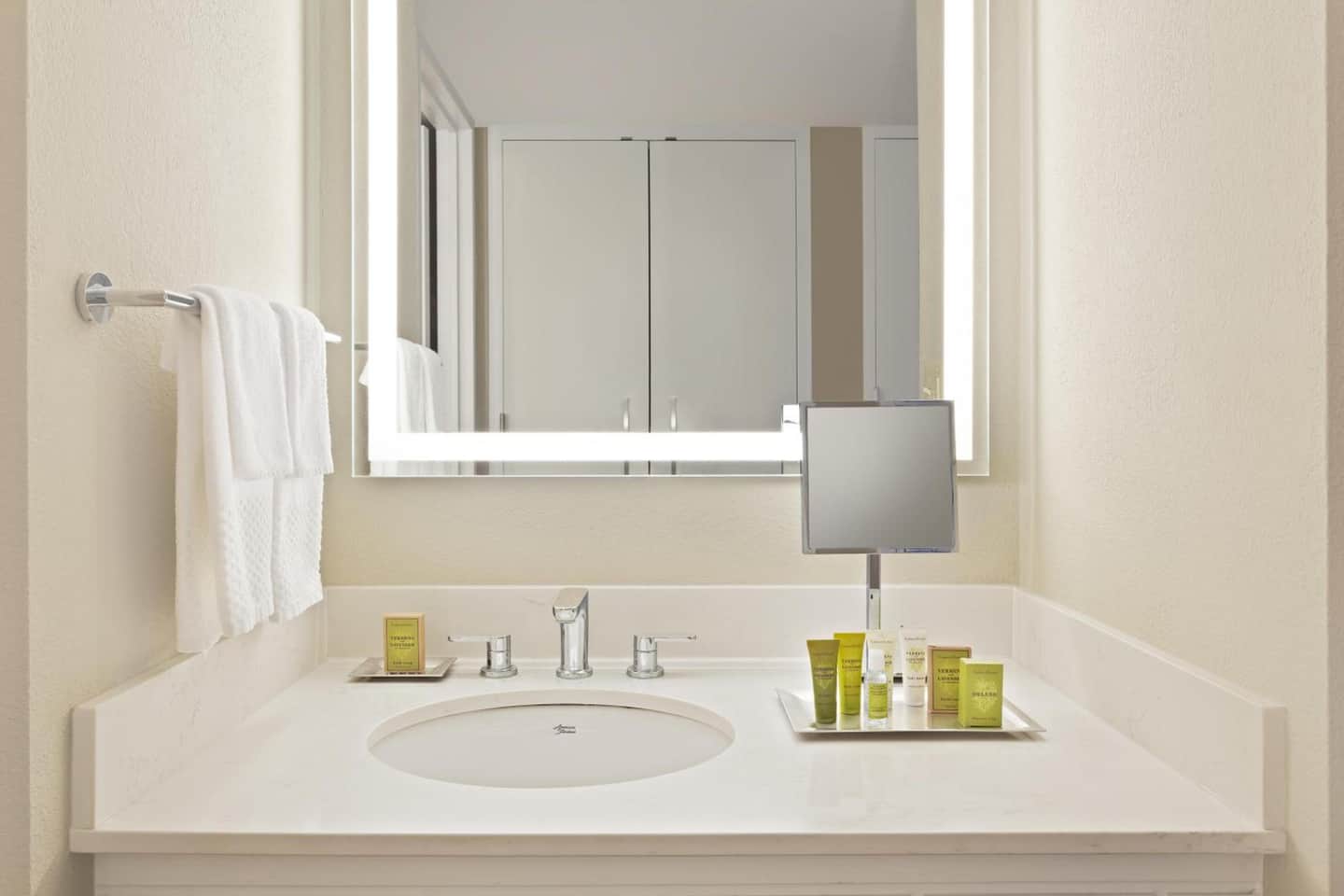 Hilton Orlando Lake Buena Vista - Disney Springs® Area