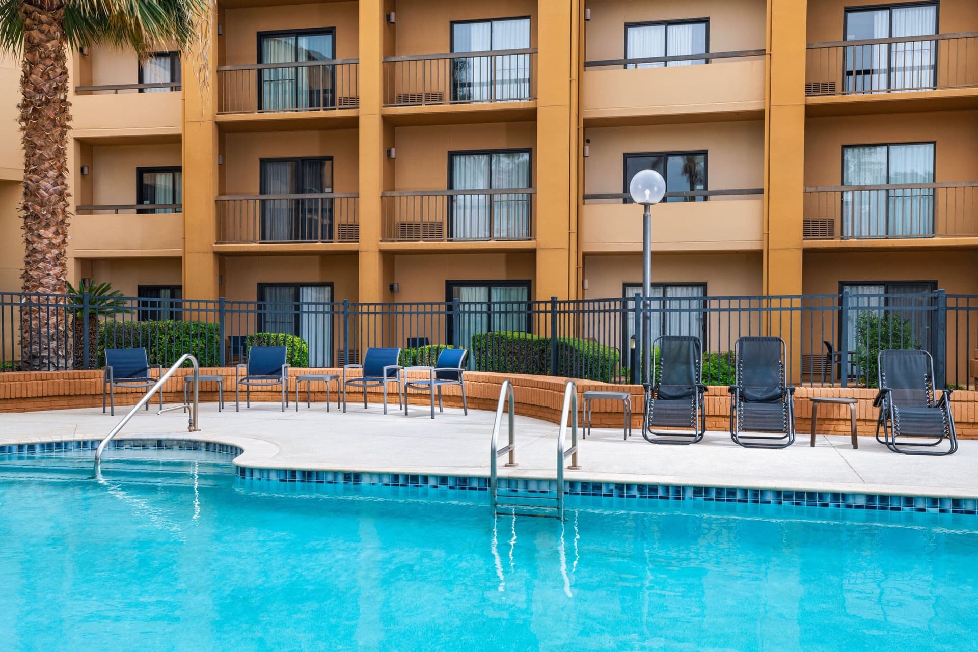 Courtyard by Marriott San Antonio Airport
