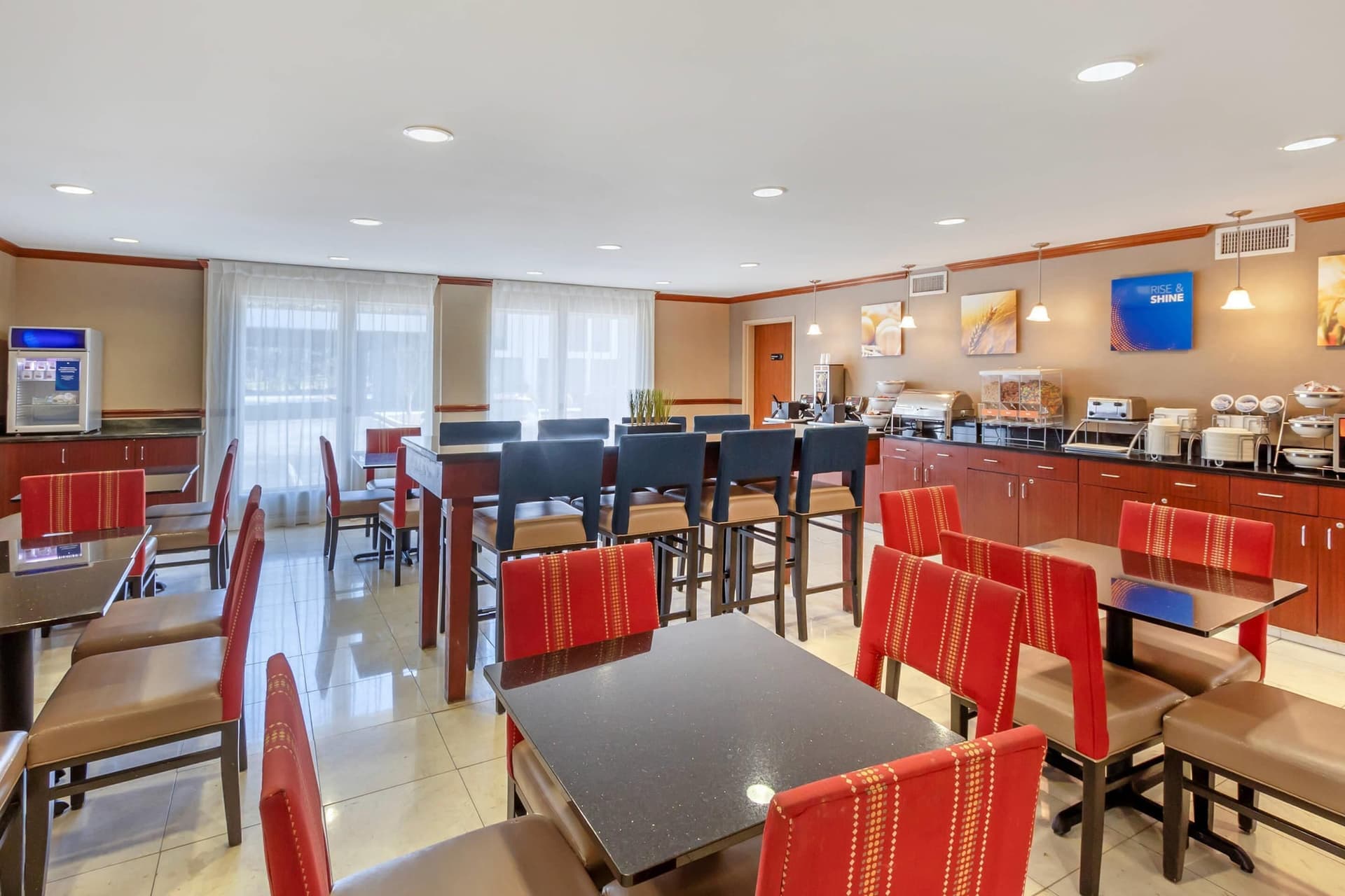 Comfort Inn & Suites Charleston Airport Convention Center