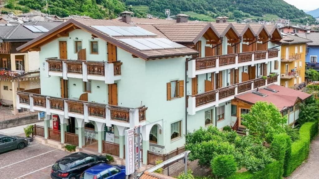HC Hotel Garni - Rooms and Apartments