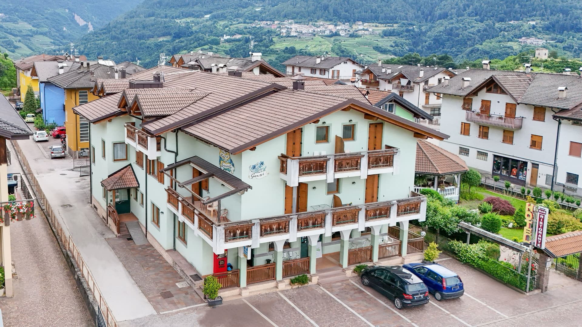 HC Hotel Garni - Rooms and Apartments