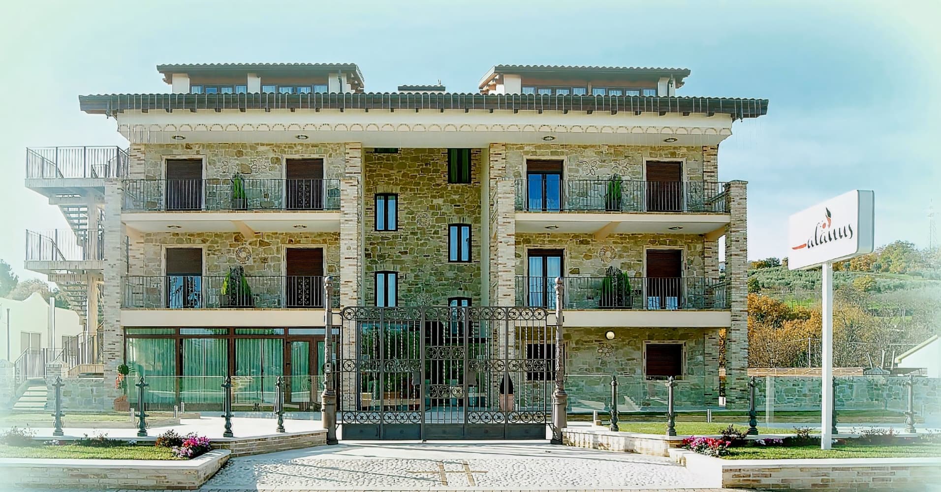 Halanus Hotel And Resort