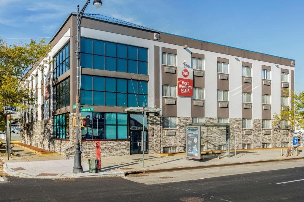 Best Western Plus Brooklyn Bay Hotel