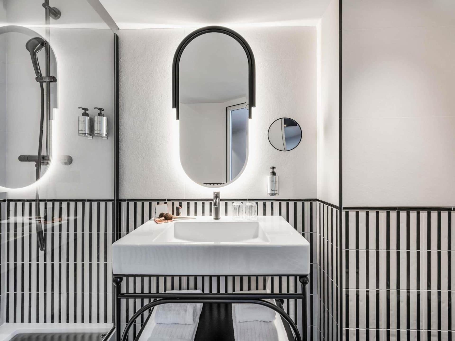 Hotel Faubourg Galant Paris, Handwritten Collection