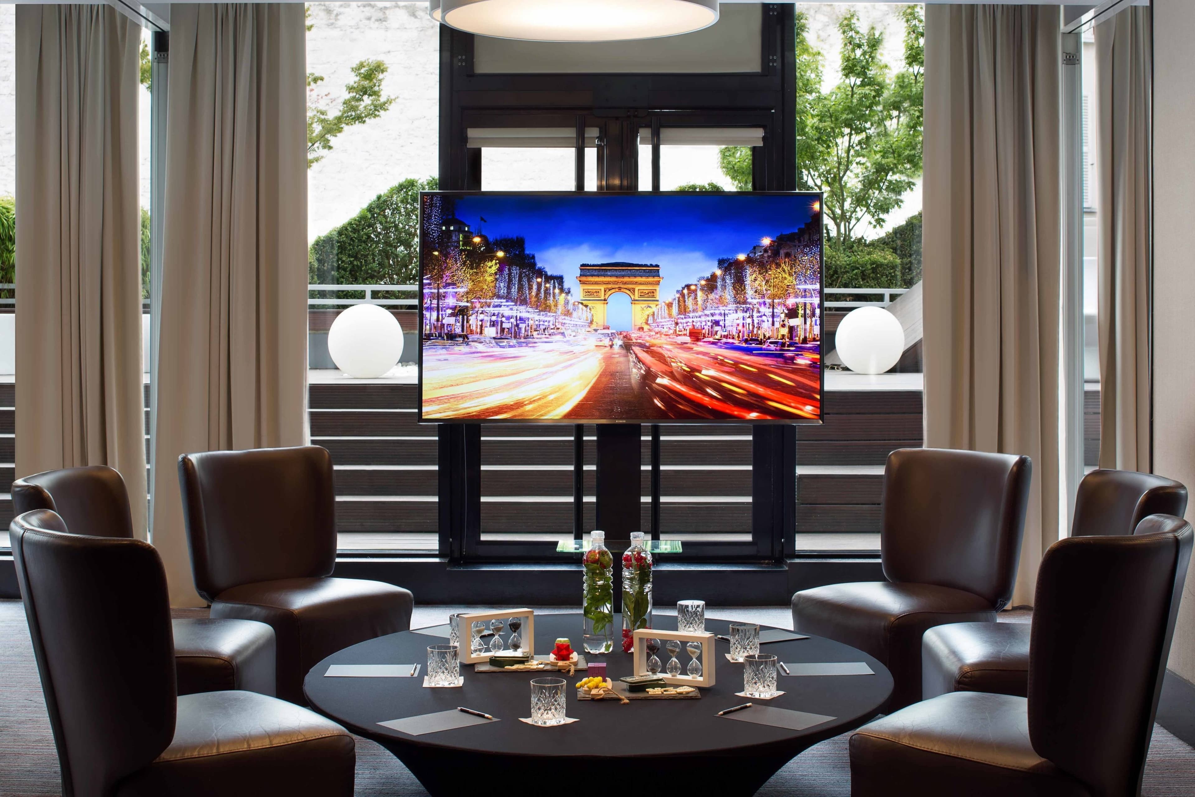 Renaissance Paris Arc De Triomphe