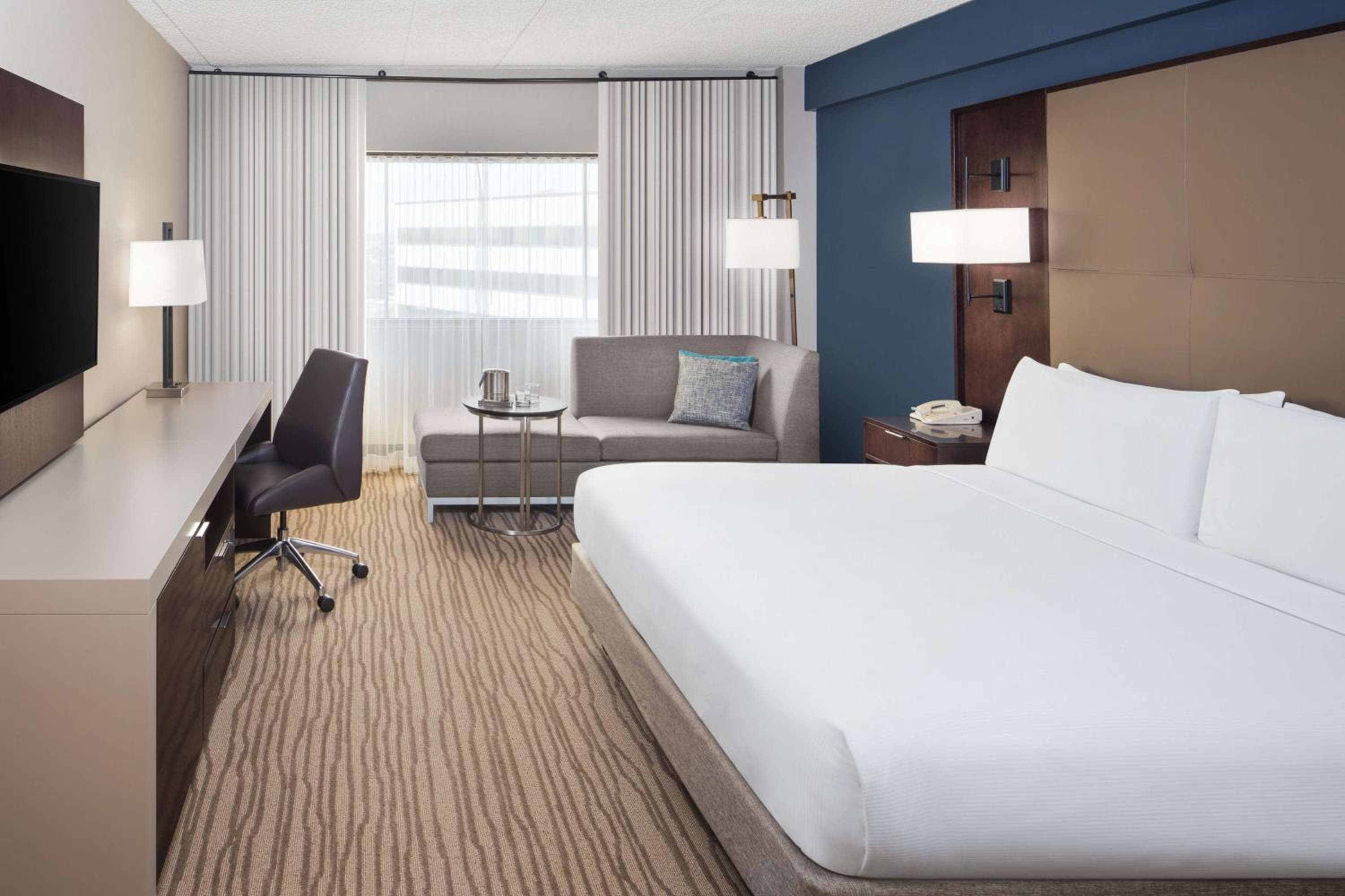 DoubleTree by Hilton Hotel Newark Airport